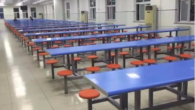 玻璃钢餐桌椅的优势与不足